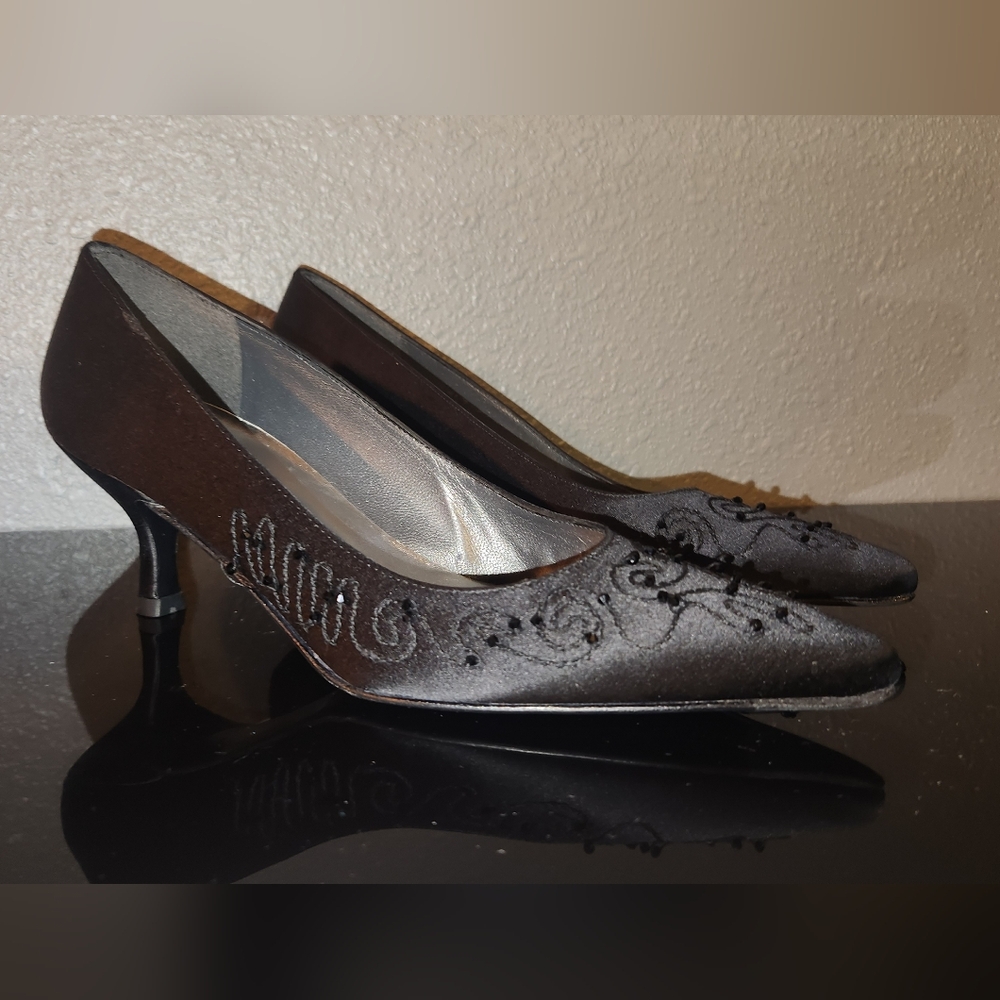 Stuart Weitzman Elegant Black Embroidered Women's Heels